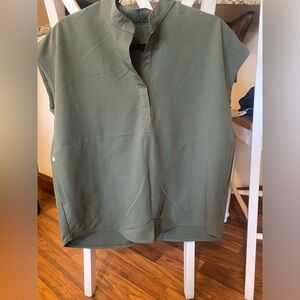 figs Rafaela over sized scrub top, size small